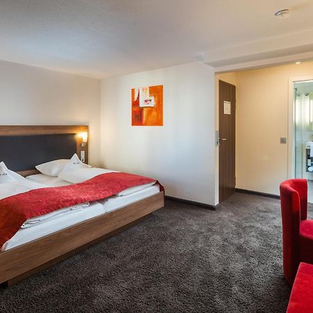 Hotel Schwanen Köngen Екстериор снимка