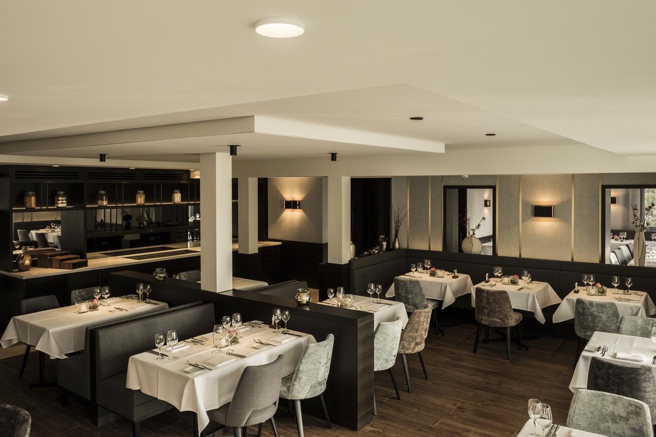 Hotel Schwanen Köngen Екстериор снимка