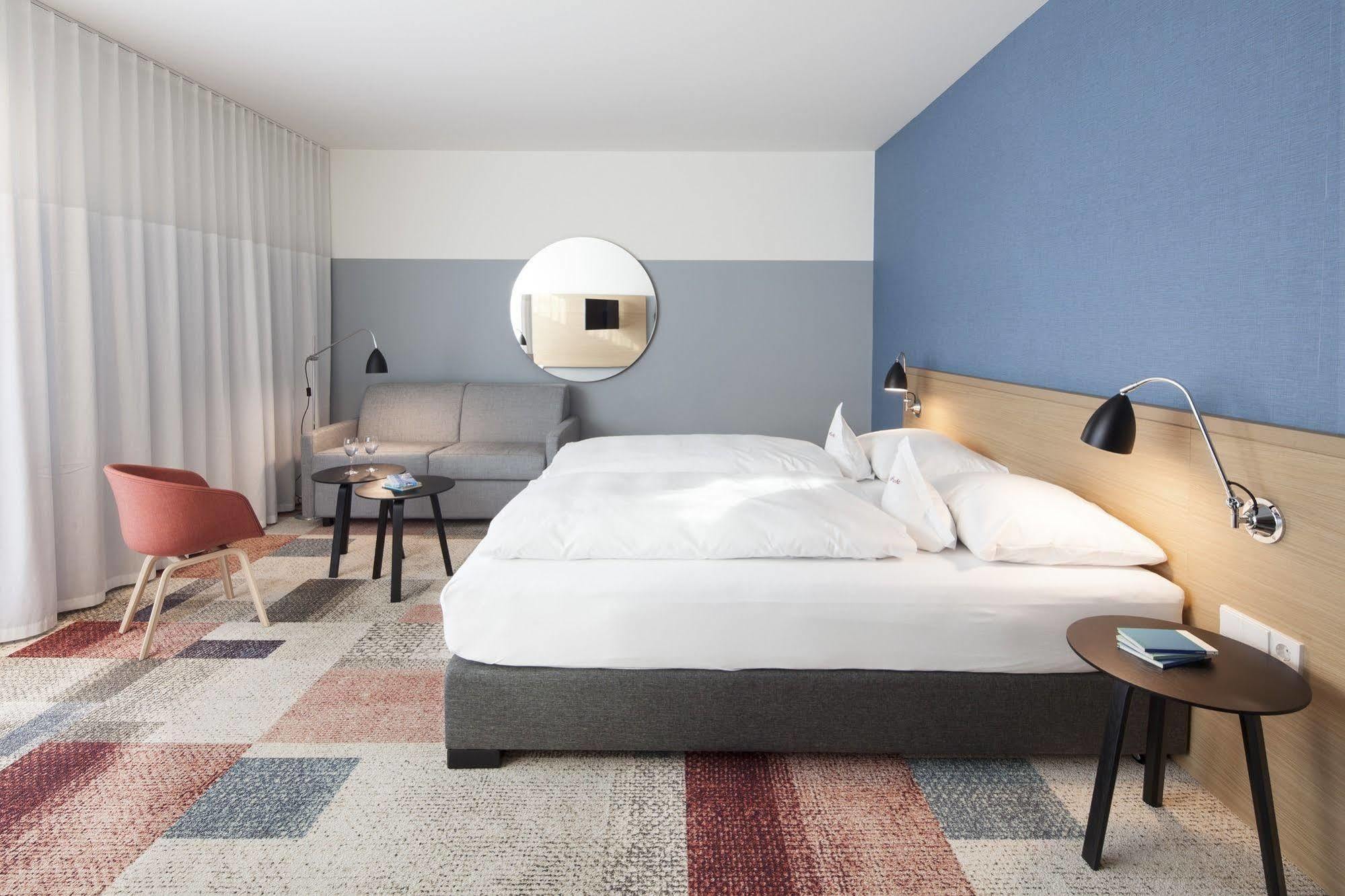 Hotel Schwanen Köngen Екстериор снимка