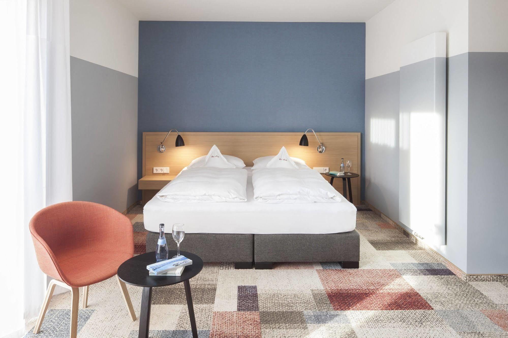 Hotel Schwanen Köngen Екстериор снимка